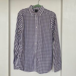 Men’s button down from Gap. Size Large.